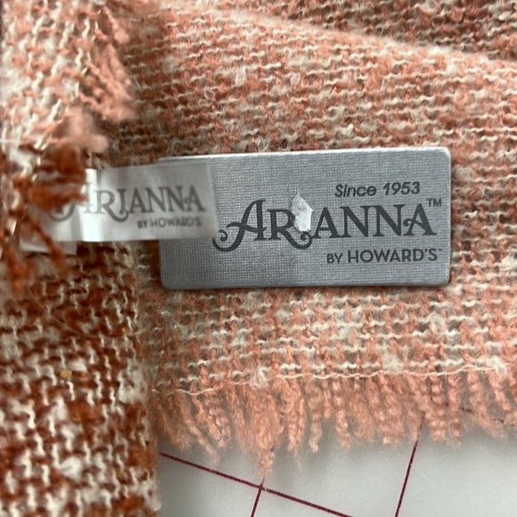 ARIANNA BY HOWARD'S NWT Soft Pink And Grey Woven Fringed Boho Scarf 27" X 72" - Picture 8 of 16